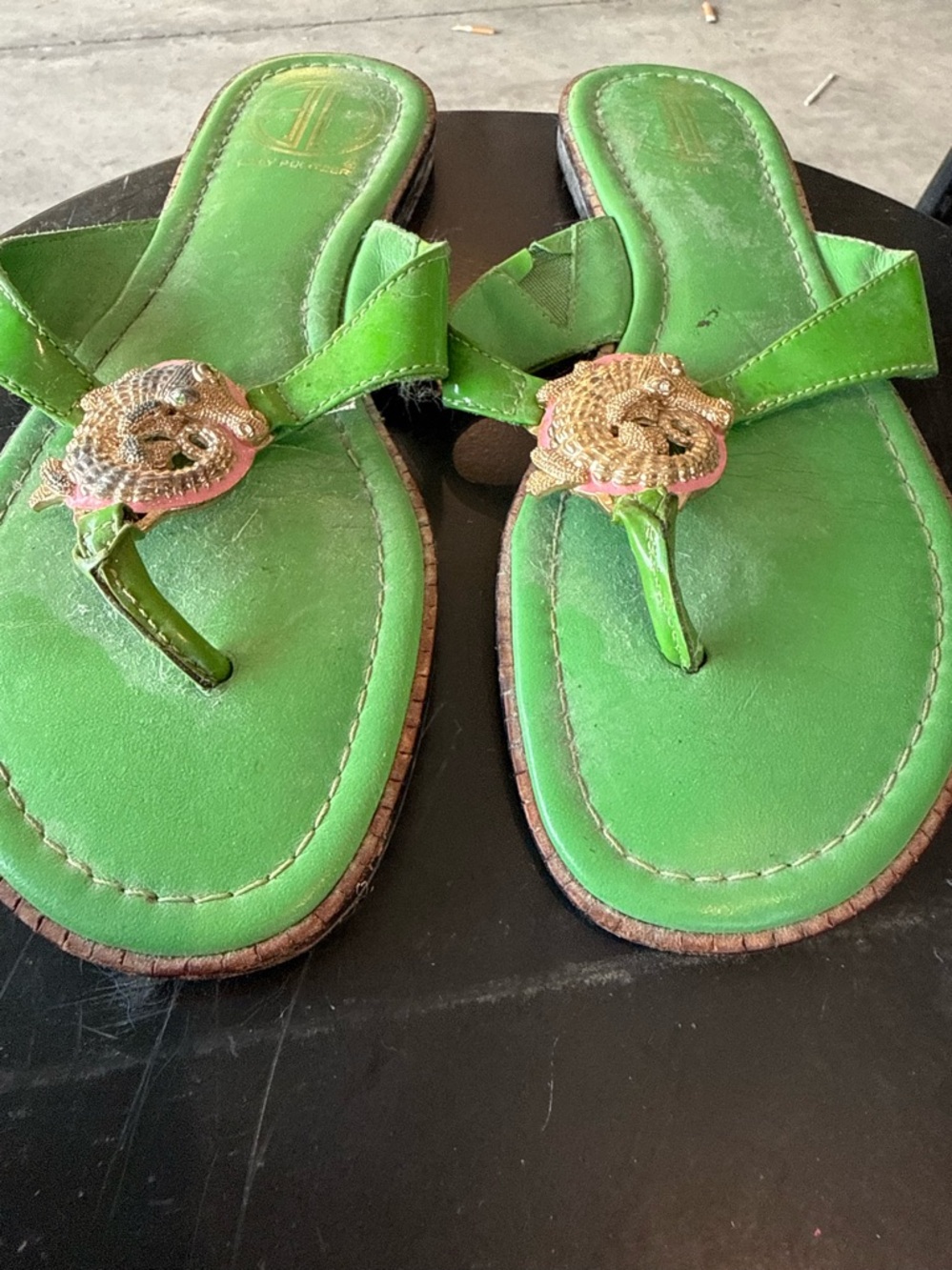 Lilly Pulitzer Green Patent Toe-Post Sandals with Gold Medallions - Picture 2 of 3
